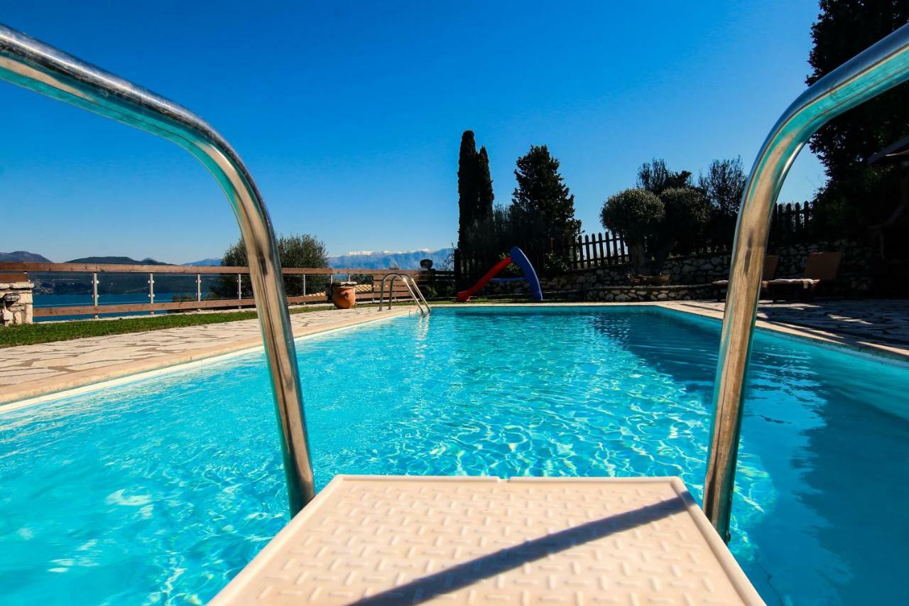 Villa Summer Breeze Никиана Екстериор снимка