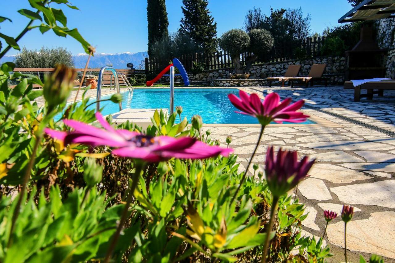 Villa Summer Breeze Никиана Екстериор снимка
